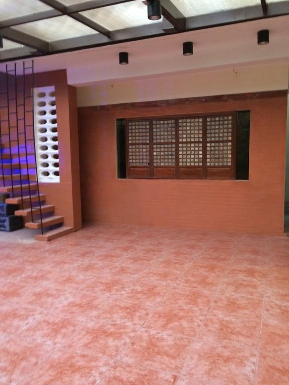Casa Roces Bed & Breakfast เลกัซปี ภายนอก รูปภาพ