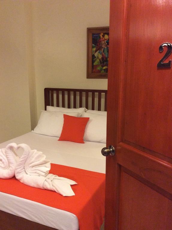 Casa Roces Bed & Breakfast เลกัซปี ห้อง รูปภาพ