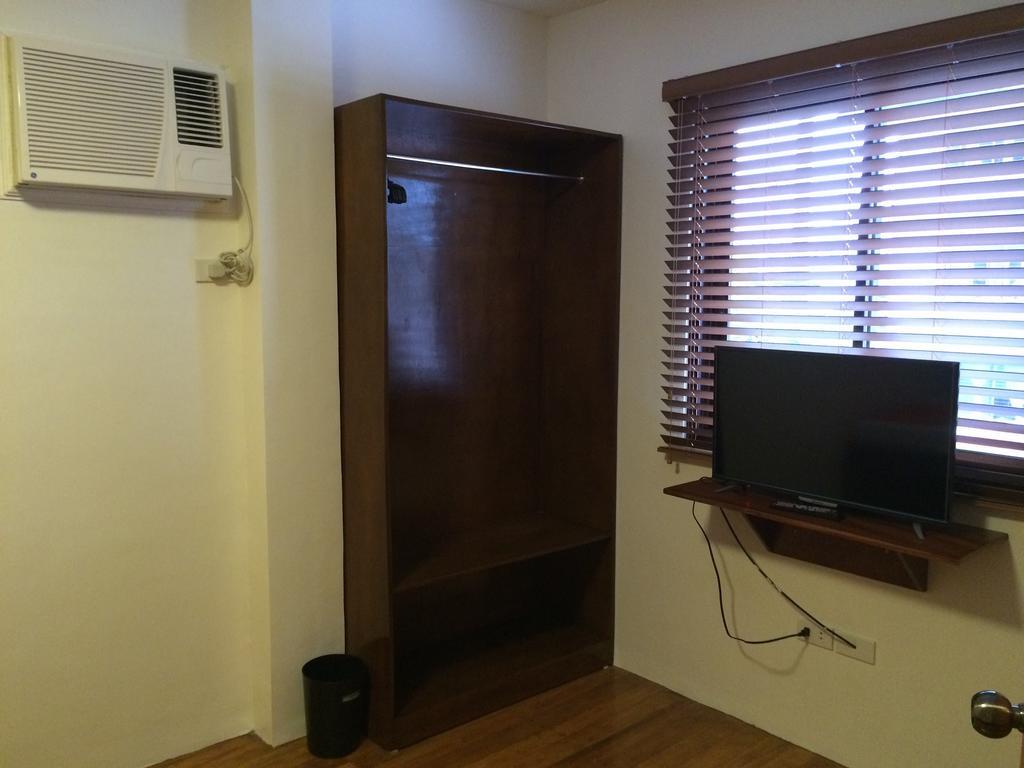 Casa Roces Bed & Breakfast เลกัซปี ภายนอก รูปภาพ