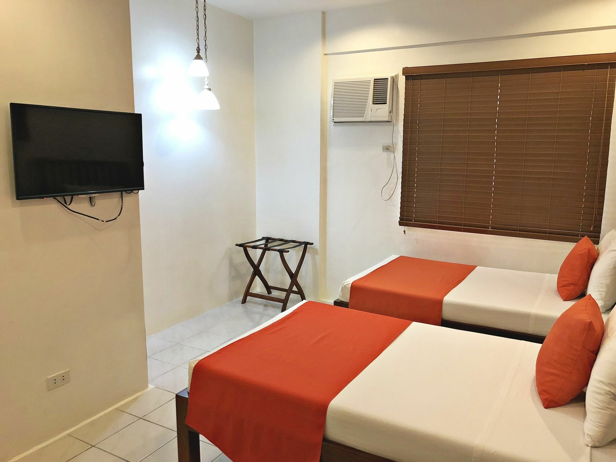 Casa Roces Bed & Breakfast เลกัซปี ภายนอก รูปภาพ